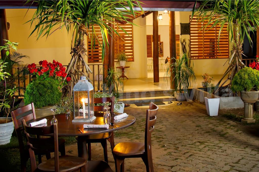 Kings Villa Tangalle Exteriör bild